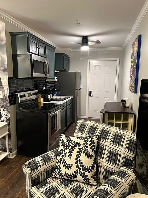 Furnished Finder property 638219_2 photo 3