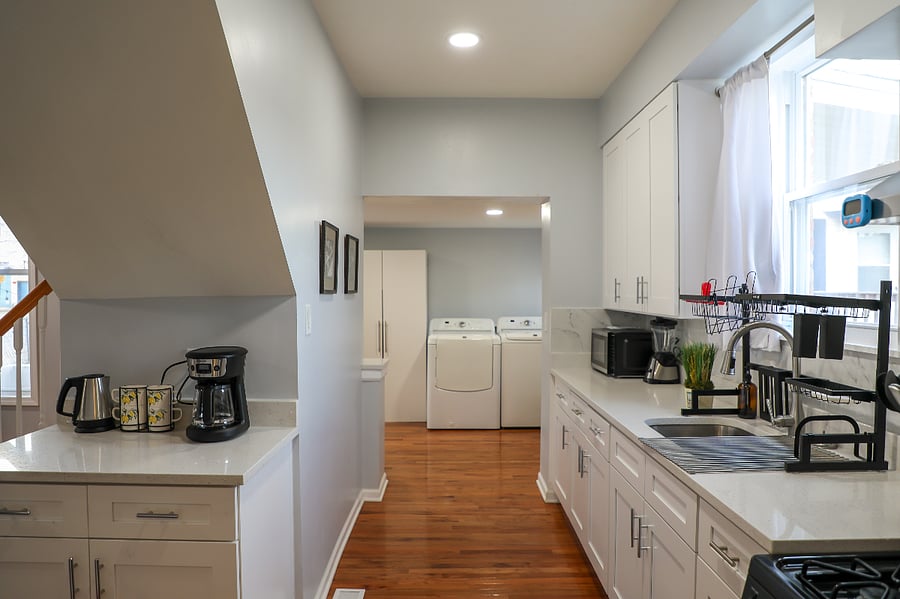 Coffee Bar, Kitchen, Washer/Dryer