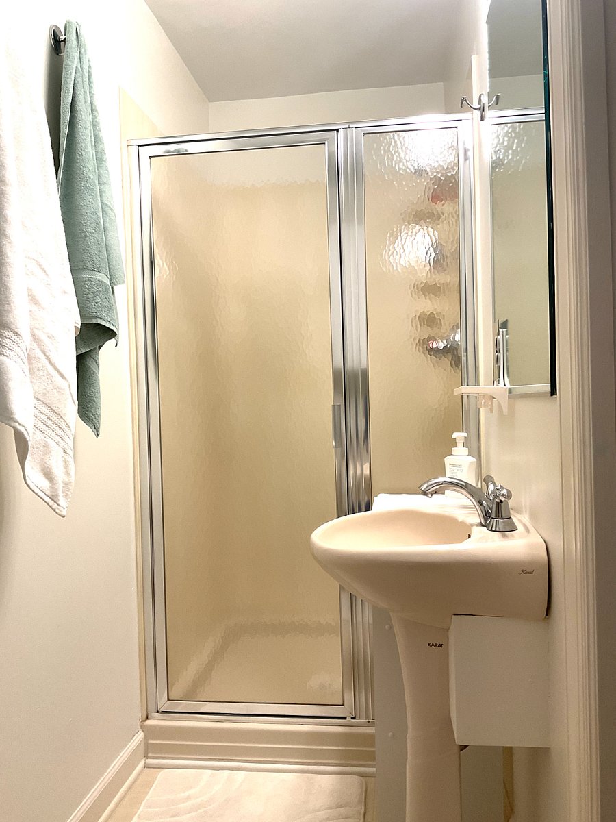 The full bathroom is cleaned each week in order for the guests not to have to worry about cleanliness.