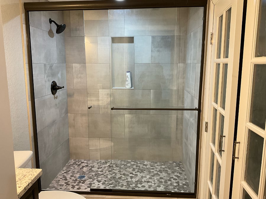 West bedroom bathroom
