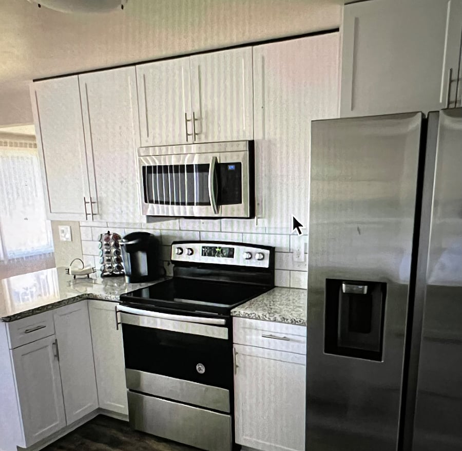 Beautifully renovated full kitchen with stainless steel appliances, everything you need!