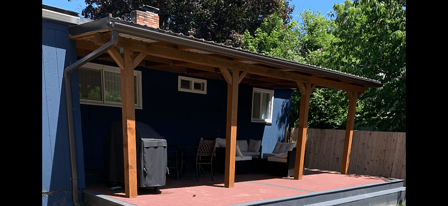 Please enjoy the covered deck!
Corn hole and slam it games!
4 burner gas grill!