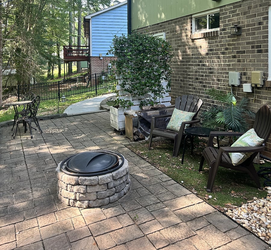 Private space with seating and fire place (wood provided)