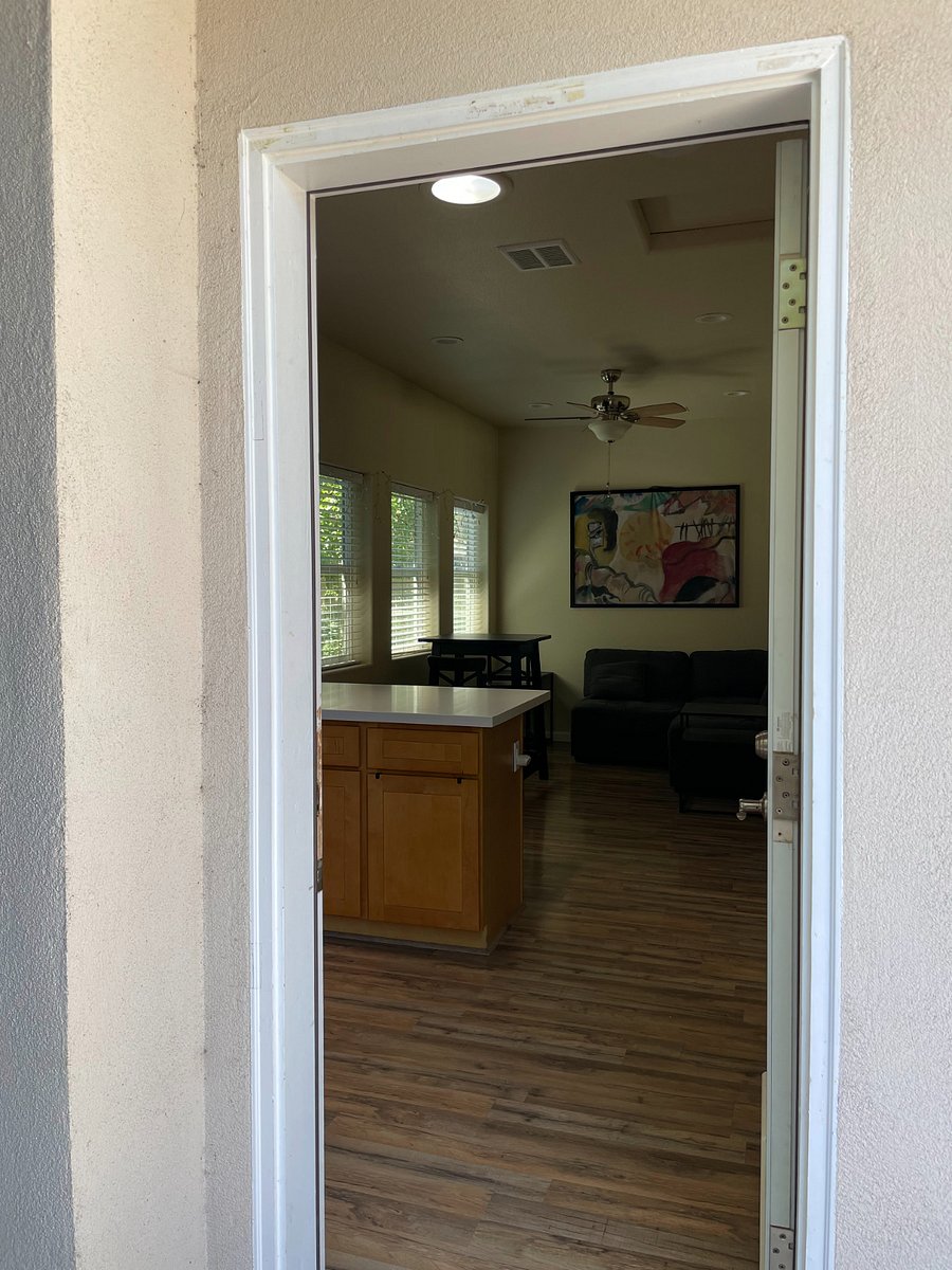 Furnished Finder property 638872_1 photo 3