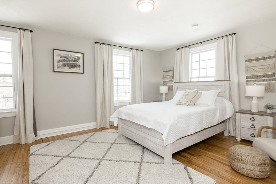 Second floor Queen bedroom