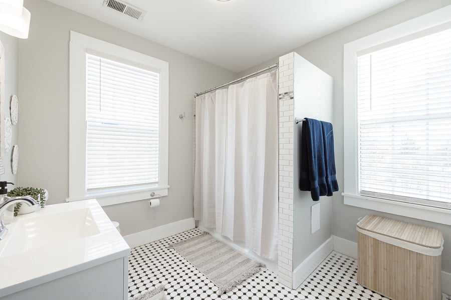 Second floor- full hall bath