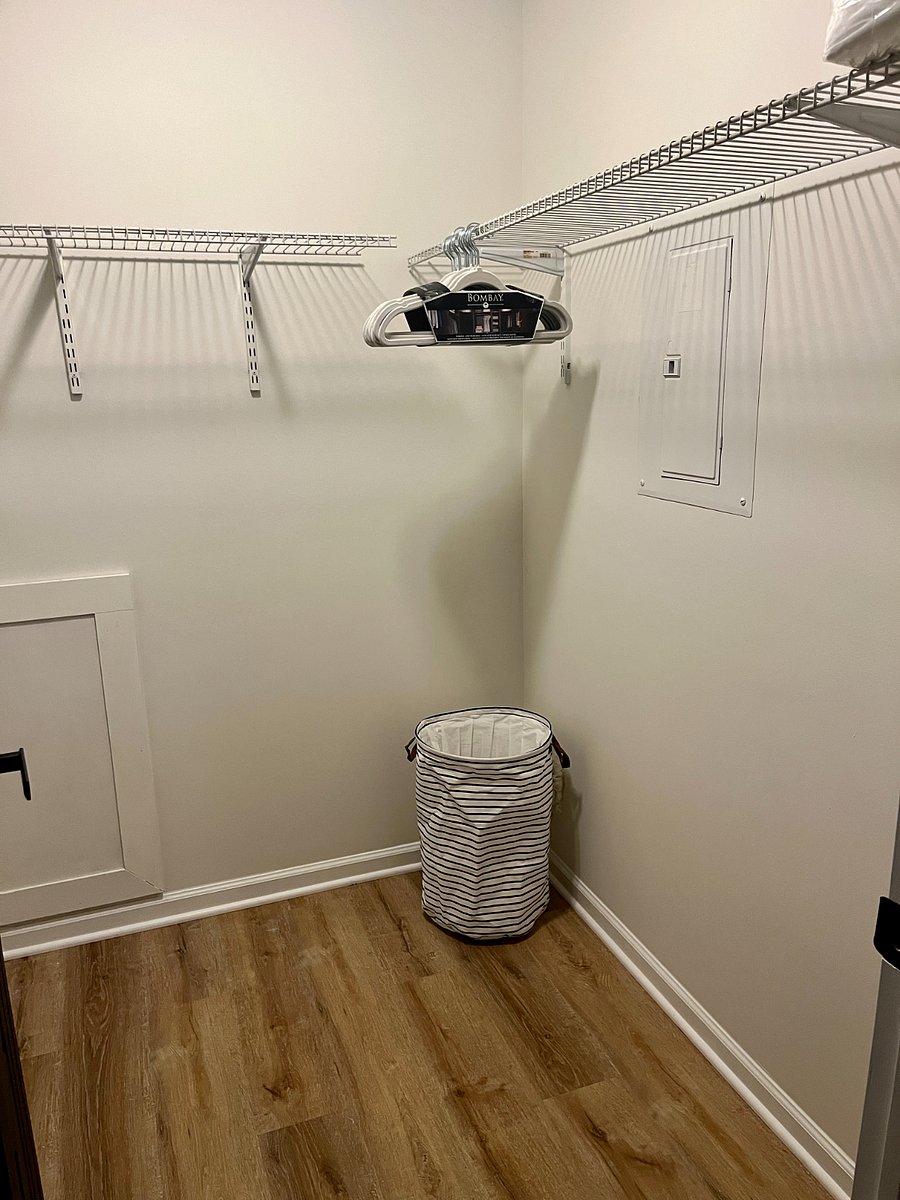 Walk-in closet