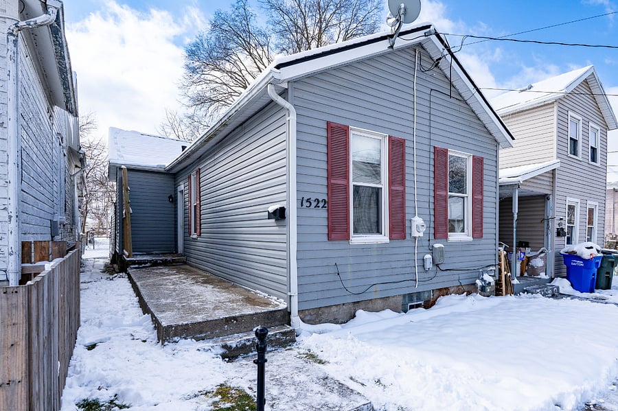 Private entrance. Home located in a quiet and family friendly neighborhood.