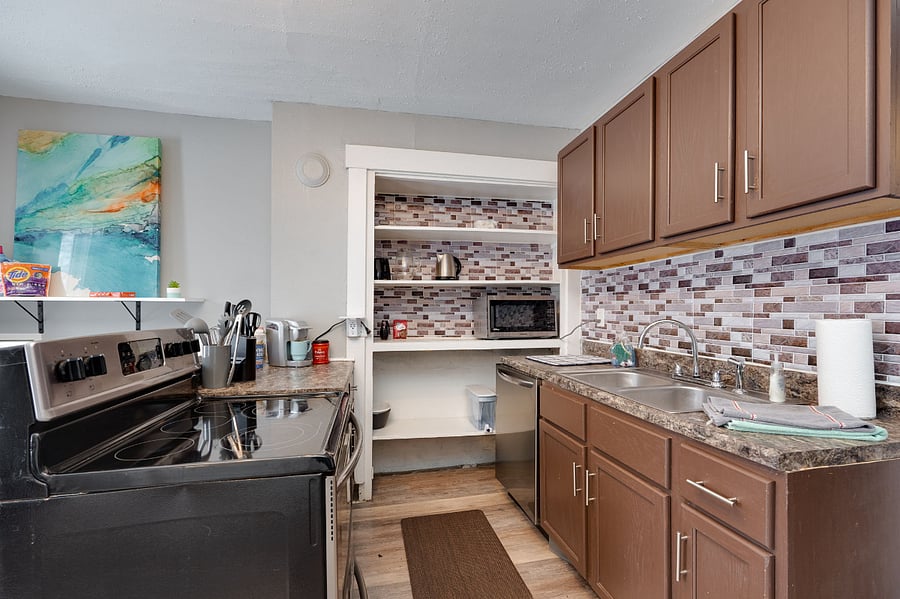 Full equipped kitchen with utensils and cookware, to create great meals while staying here.