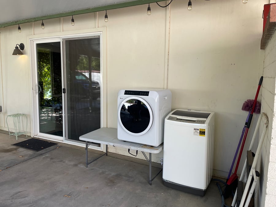 Washer and dryer for unit. Perfect for 1-2 people.