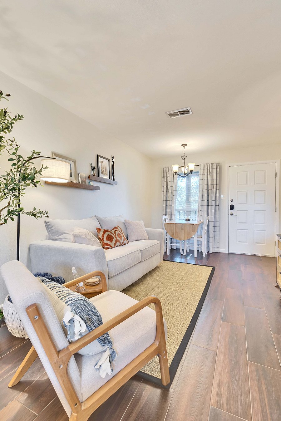 Furnished Finder property 639509_1 photo 23
