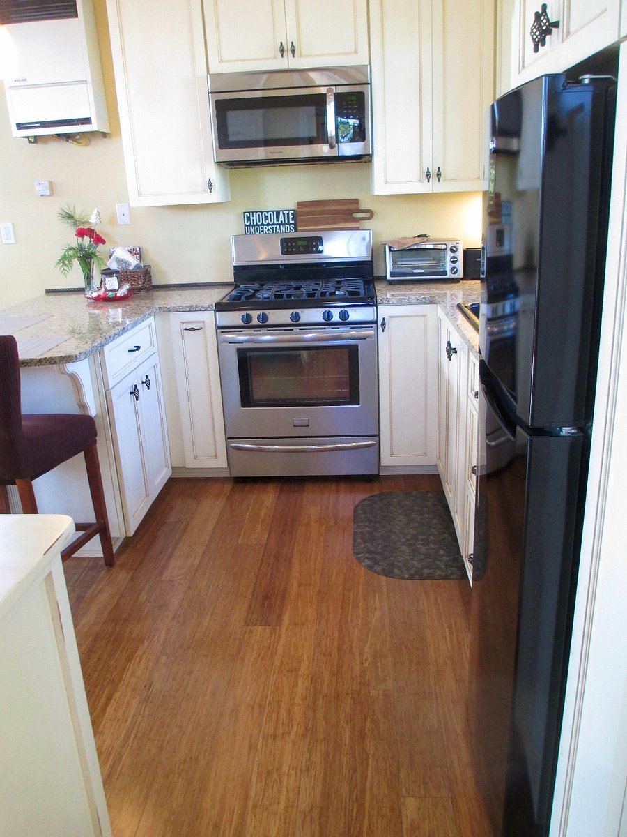 Full kitchen with everything you'll need!  
