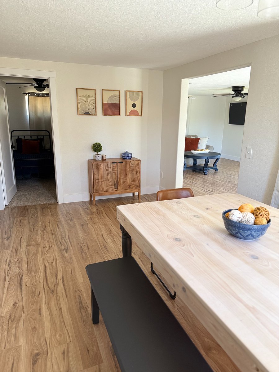 Additional storage space in the dining room