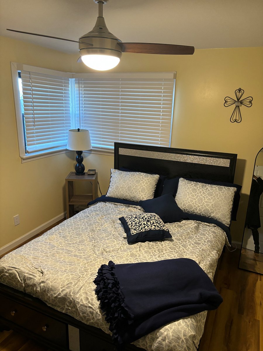 Master bedroom - Queen bed
