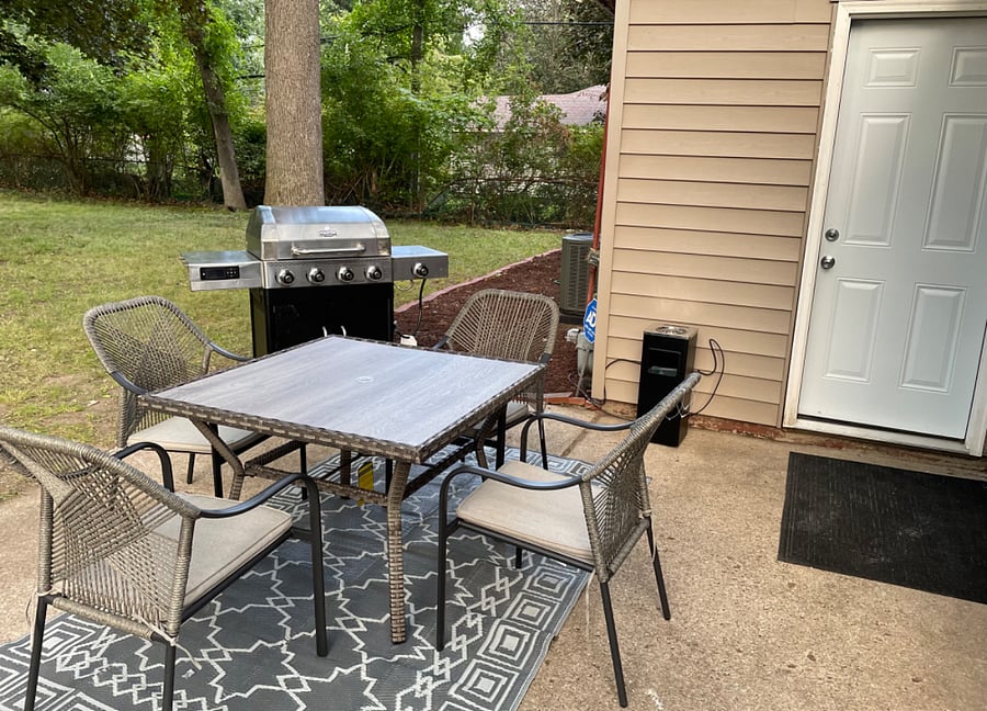 Backyard patio set & gas grill