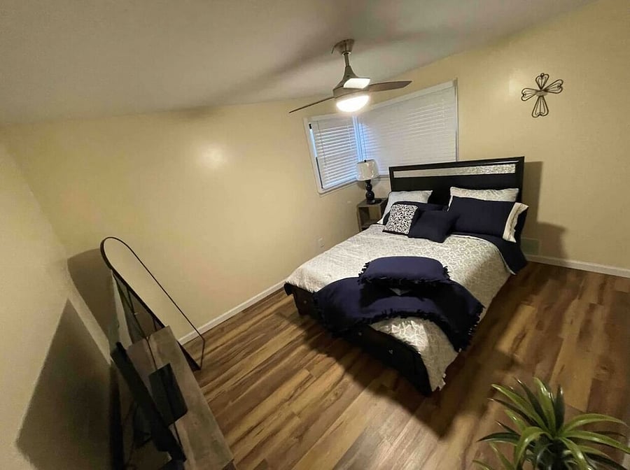 Master bedroom - Queen bed