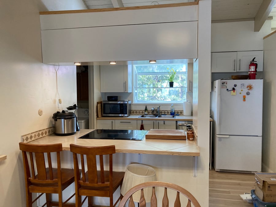 Full kitchen