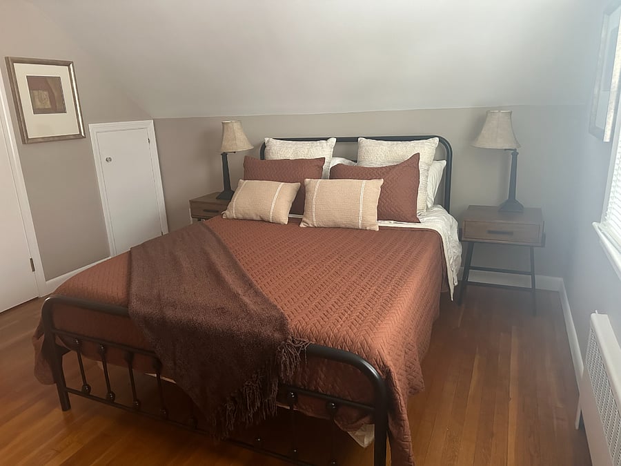 Upstairs Queen Bed
