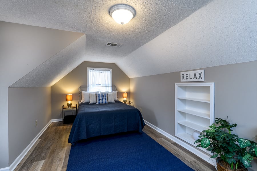 Upstairs bedroom #3 - sleeps 3+