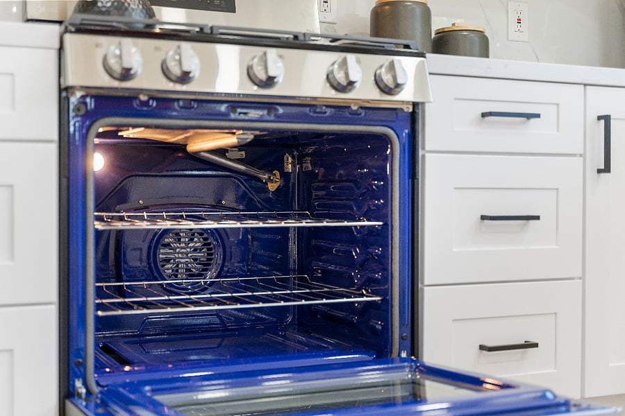 Gas Oven in fully stocked kitchen 