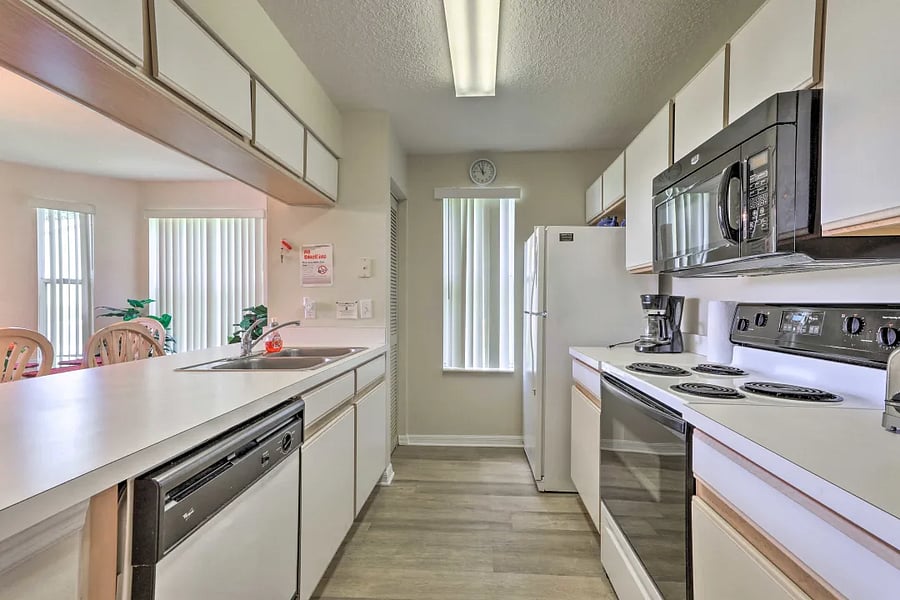 Furnished Finder property 640380_1 photo 17