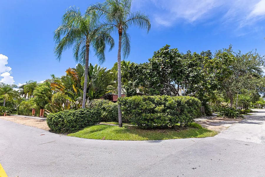 Furnished Finder property 640384_1 photo 17