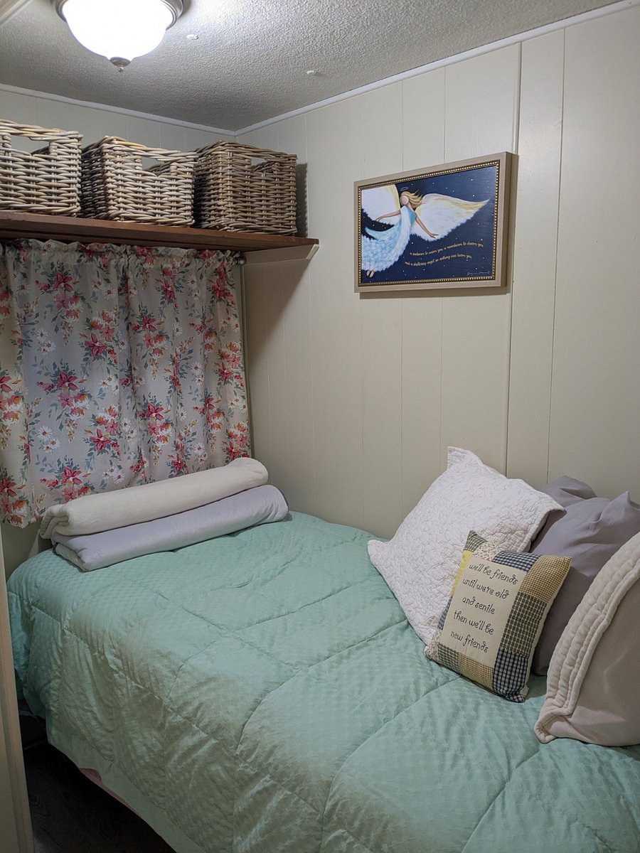 Twin bed