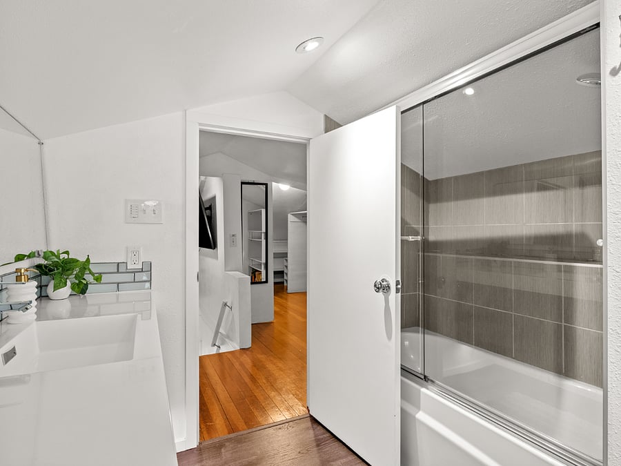 Furnished Finder property 640591_1 photo 33