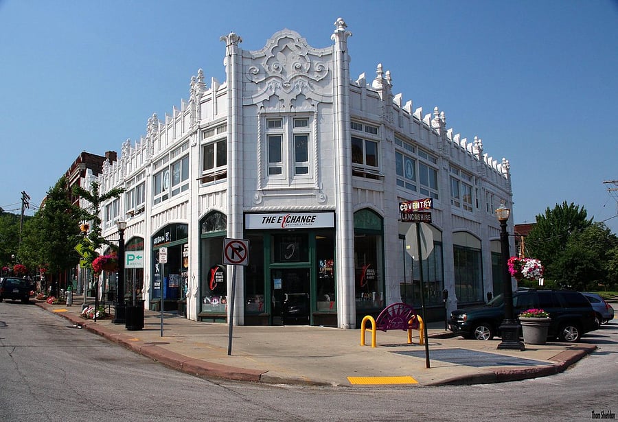 Coventry Village, sometimes called Cleveland's Greenwich Village, is just 2 blocks away. Filled with eclectic shops and restaurants, it's a great place to stroll or spend an afternoon.