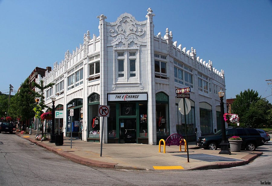 Coventry Village, sometimes called Cleveland's Greenwich Village, is just 2 blocks away. Filled with eclectic shops and restaurants, it's a great place to stroll or spend an afternoon.