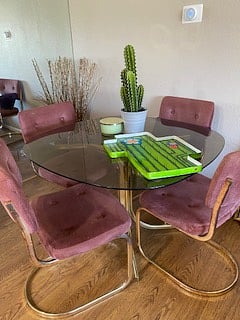 Let's eat dining area