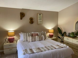 PS I Love You - Master bedroom