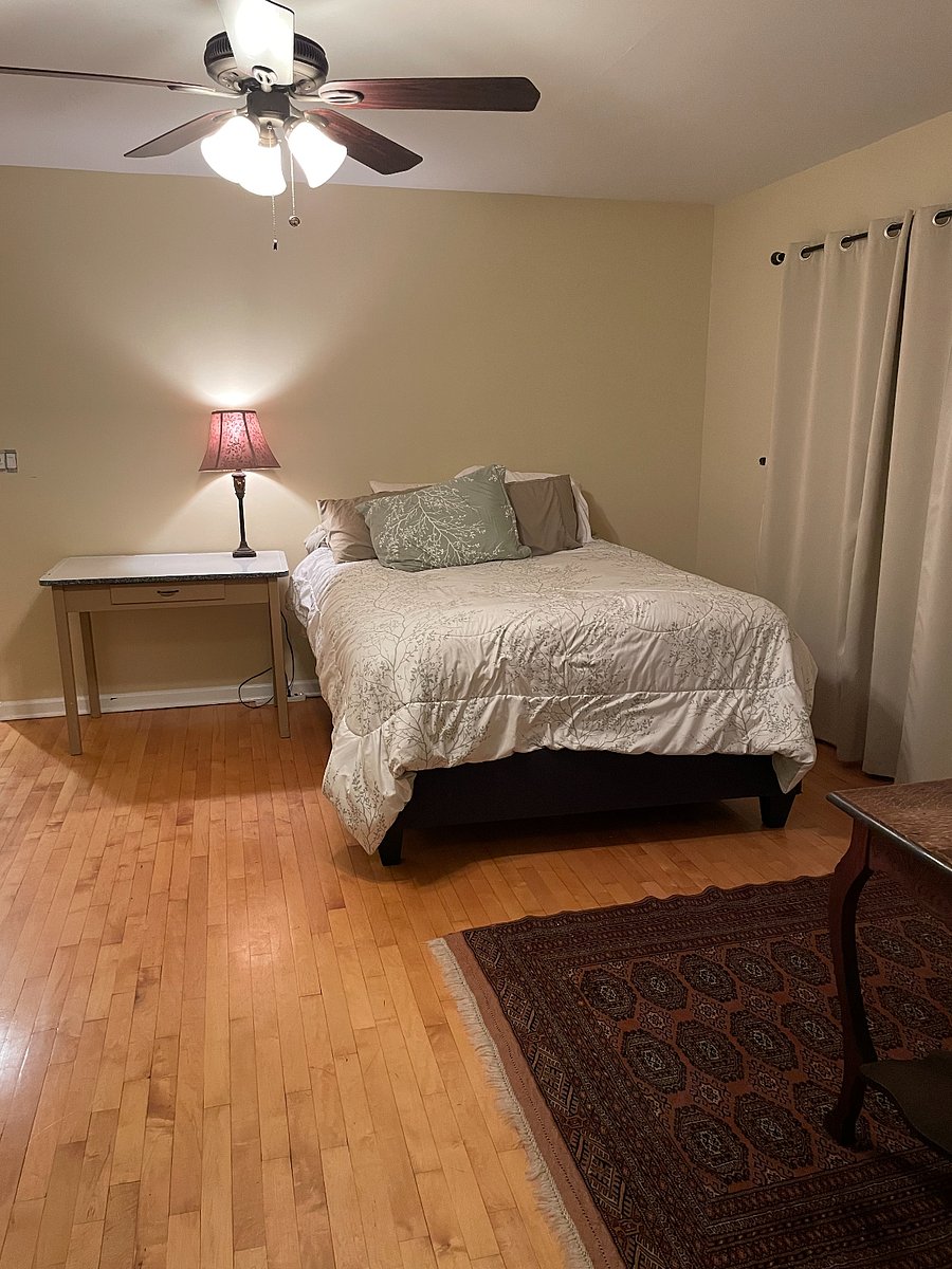 Queen bed