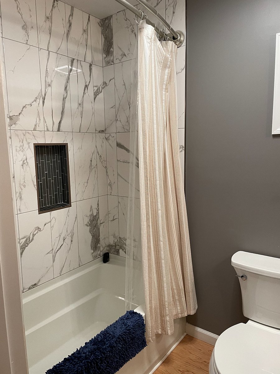Private bathroom with awesome soaking tub!