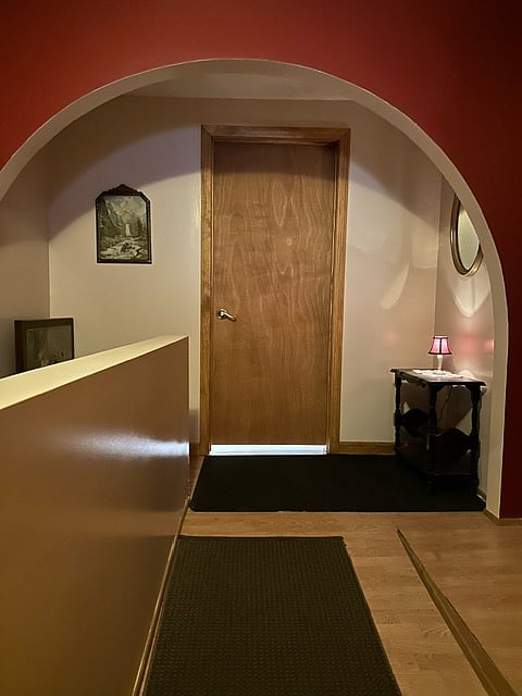 Private Entry to apartment