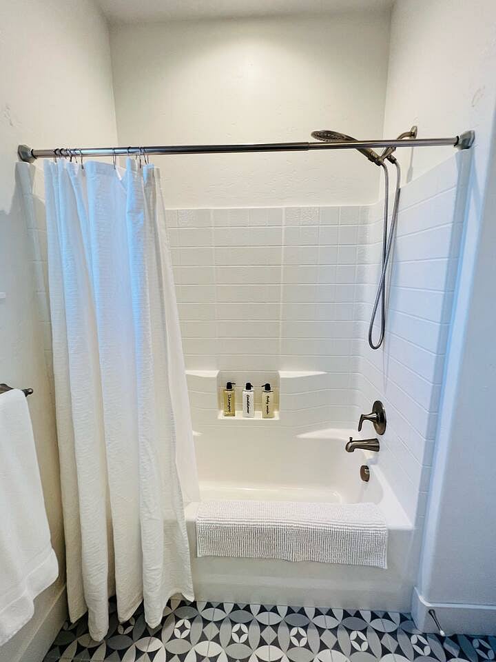 Furnished Finder property 640904_1 photo 24