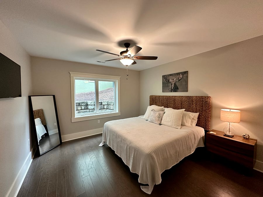 Bedroom #3 (King)