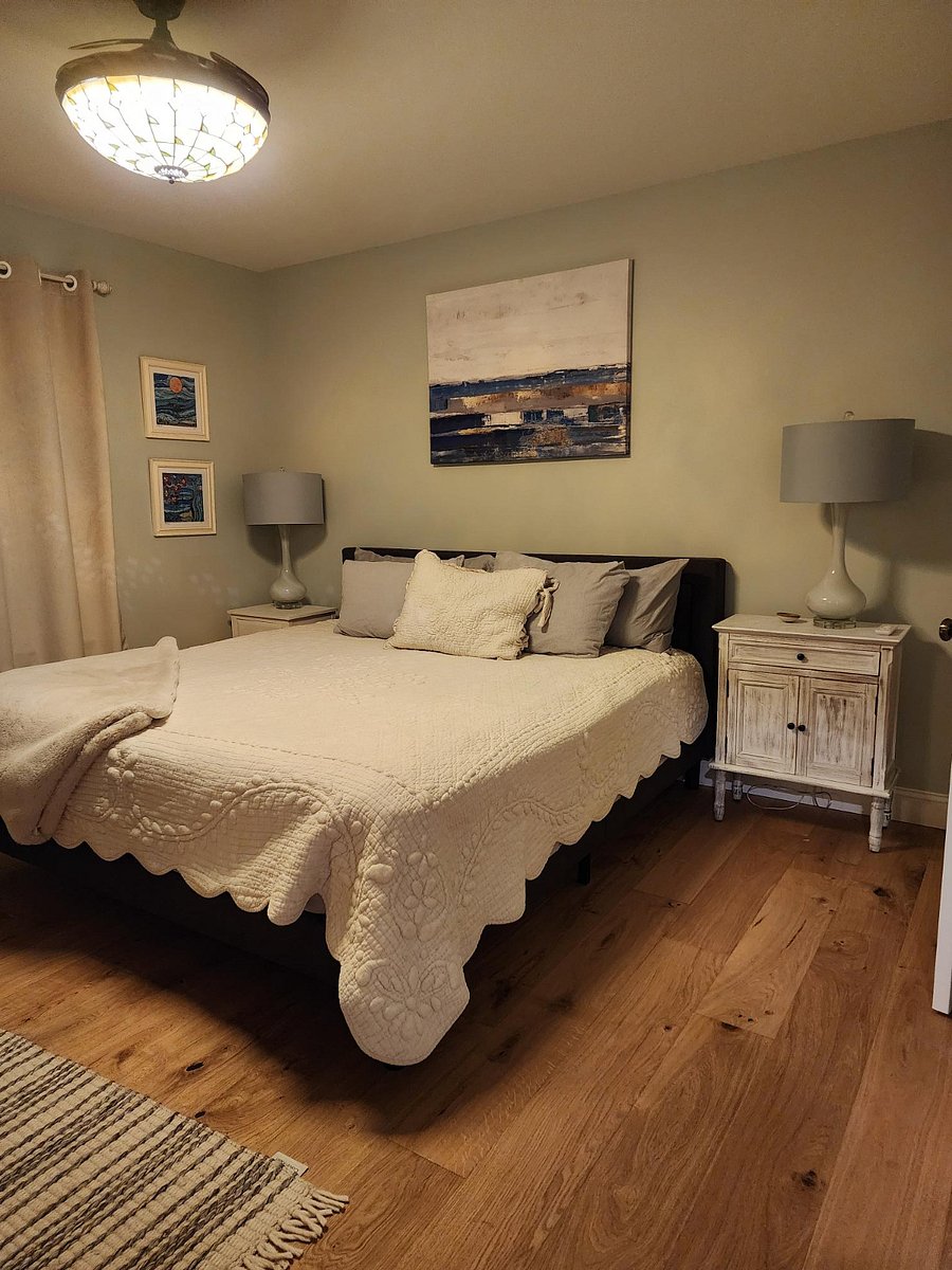 King size bed