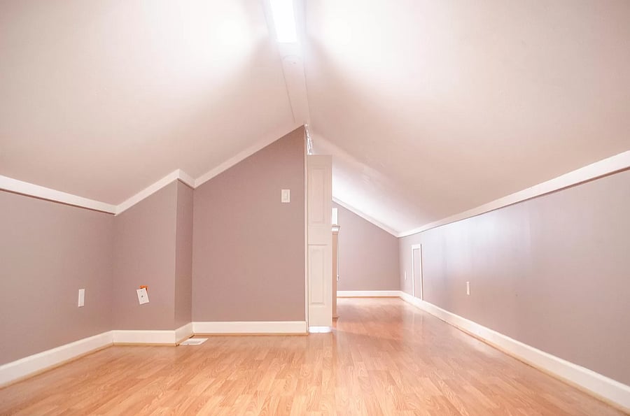 Upstairs room/office/storage