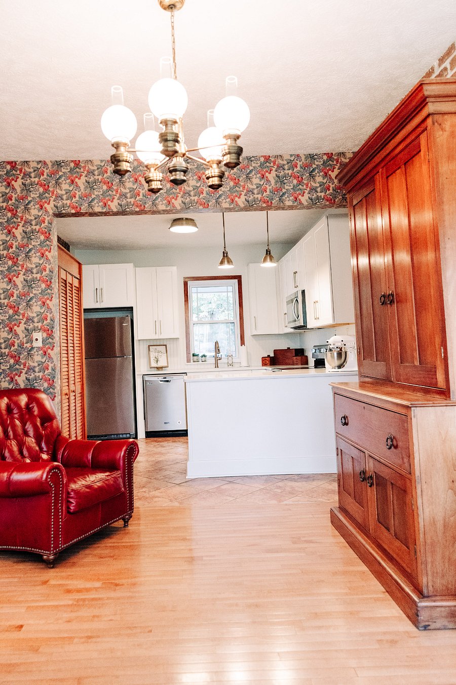 Sitting area off the kitchen.