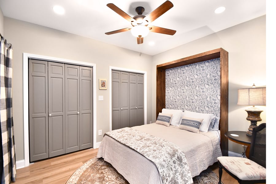 Second bedroom with queen size Murphy bed