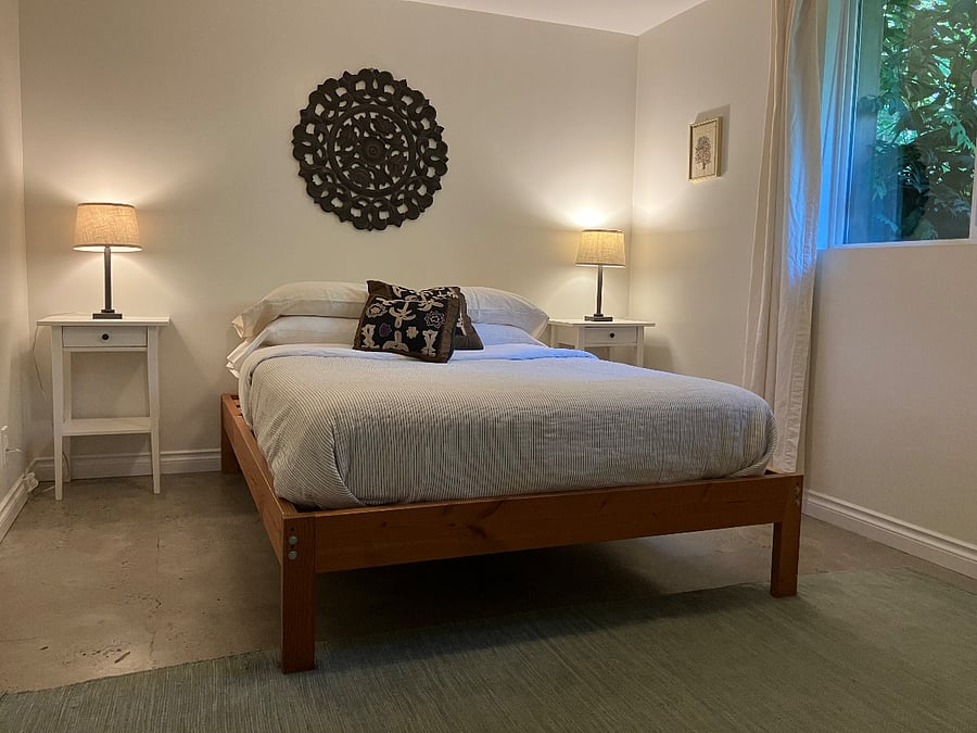 2nd bedroom, full-size bed