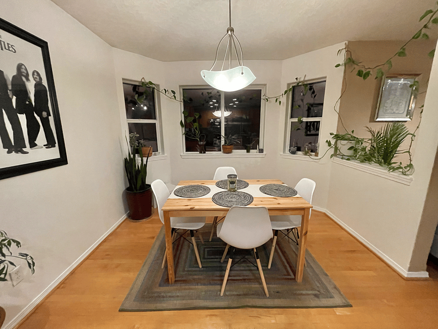 Dining area for 4