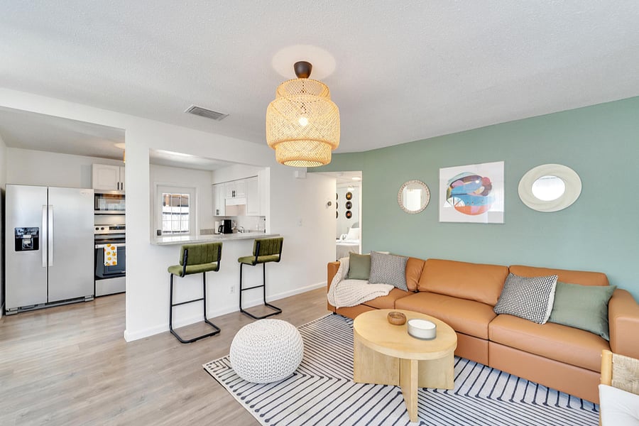 Living room with Smart TV and plenty of seating
