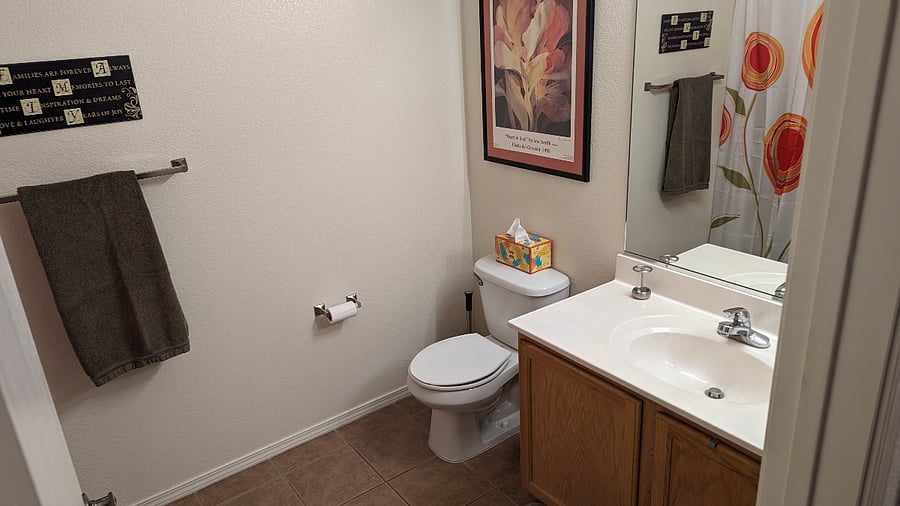 Full size Hall Bathroom