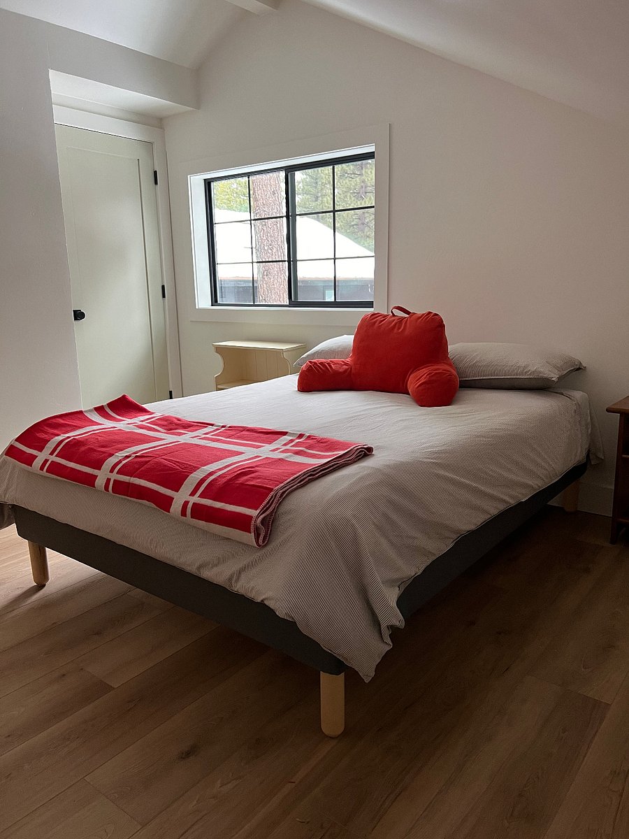 upstairs queen bed