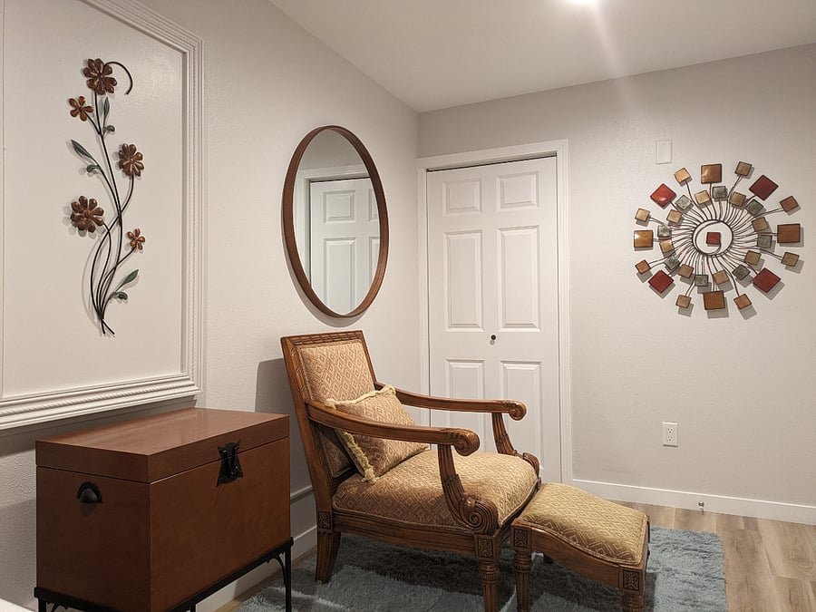 Bedroom sitting area and closet