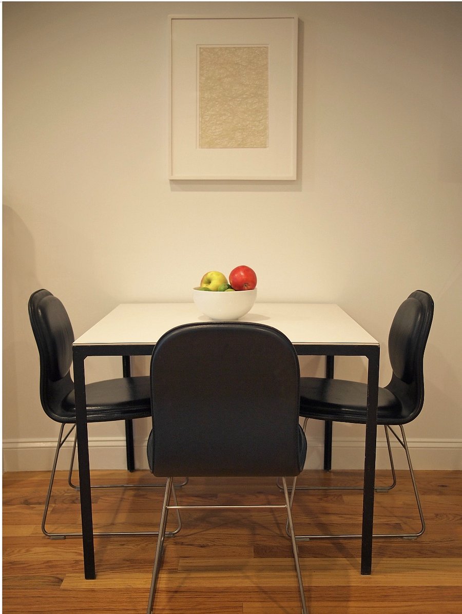 Dining area with Vintage Knoll dining table and Jasper Morrison for Cappellini dining chairs