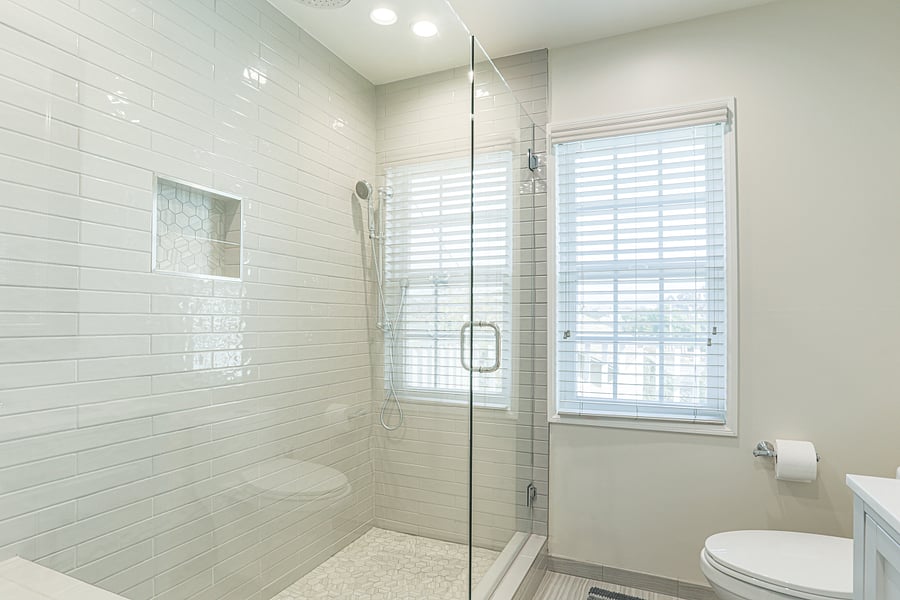 Upstairs bathroom serving bedrooms 1 & 2