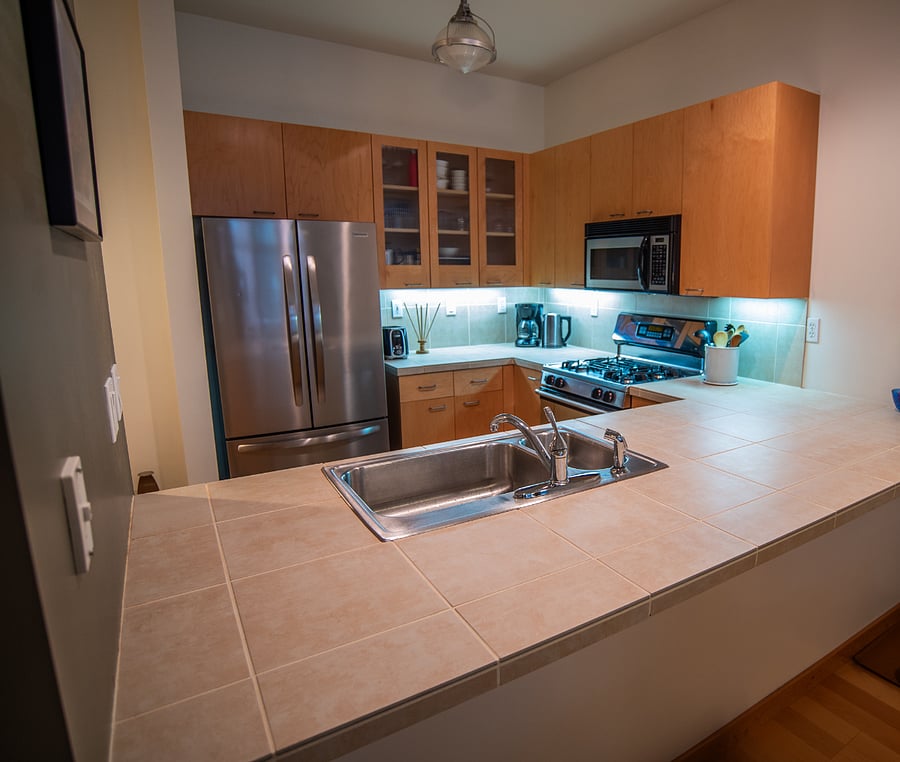 Kitchen w/ wide counter